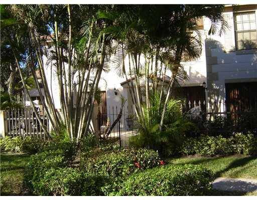 355 Prestwick Circle Condo Palm Beach