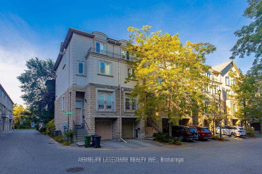 Elegant Townhouse In Sought After Neighborhood, Gorgeous Open Concept Kitchen.