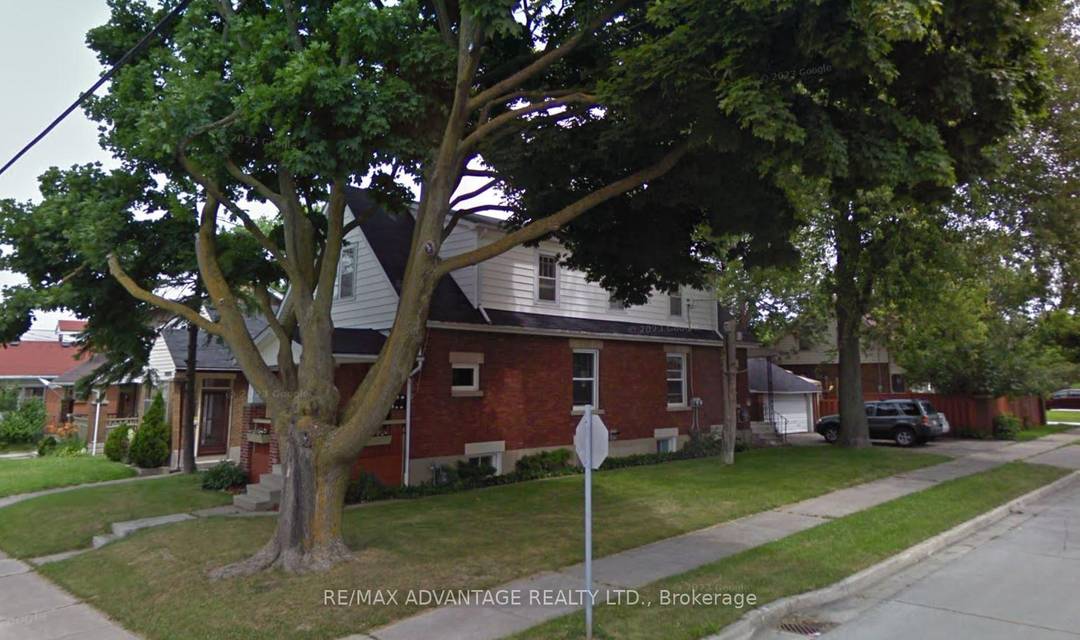 Spacious and bright 2 bedroom lower level apartment available at 226 High Street in Wortley Village.