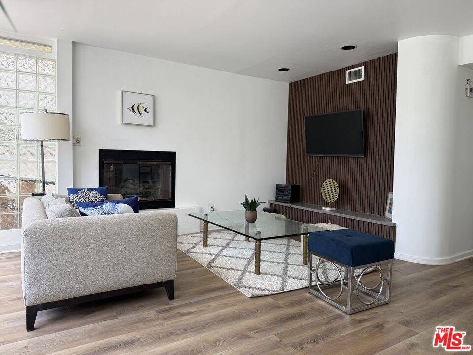 39   Westminster Ave 2BR Marina Del Rey La