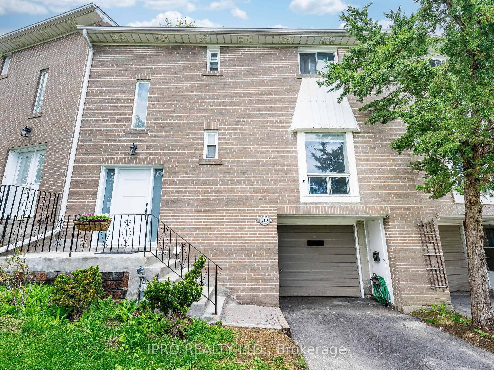 Renovated 3 Bed Townhome with Private Garage, 3 Car Parking amp ; Premium Finishes !