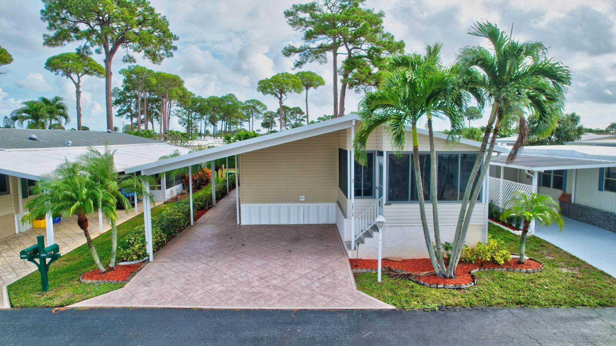 One of the LARGEST homes on the market in Jamaica Bay at just under 1, 600 sq ft under air !