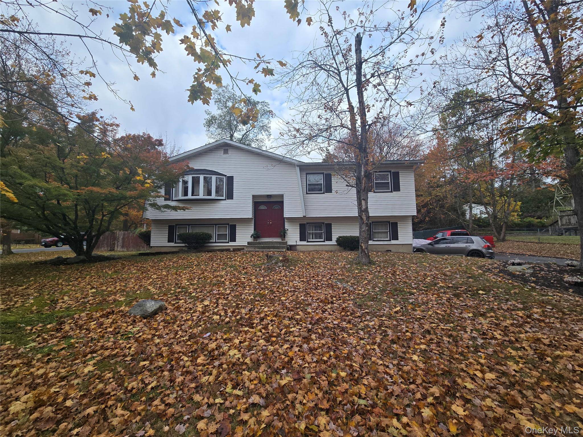 Don t miss this beautifully maintained 4 bedroom, 2.