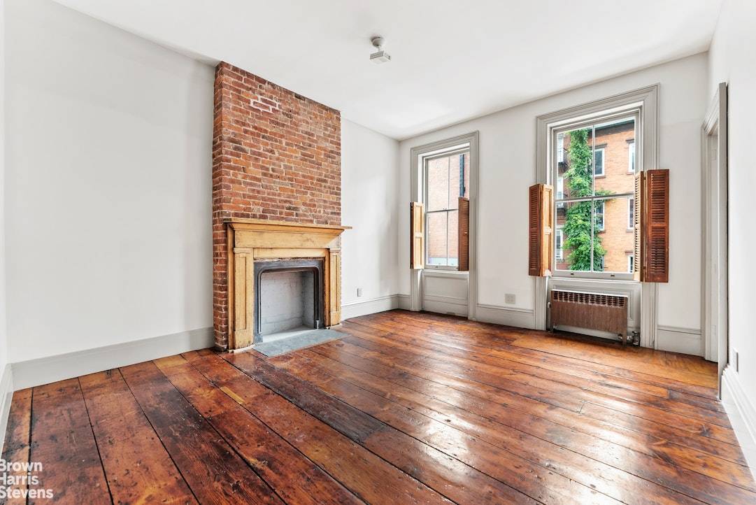 Move right into this truly special one bedroom apartment, featuring an additional dressing room office, in a quiet, owner restored 1863 Italianate landmark building, just one block from Union Square.