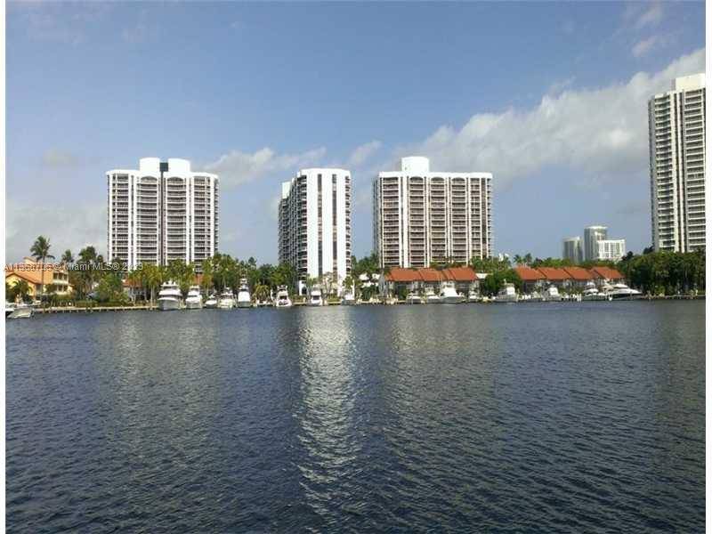 BEAUTIFUL 2 BR. 2 BA CORNER UNIT, HIGH FLOOR.