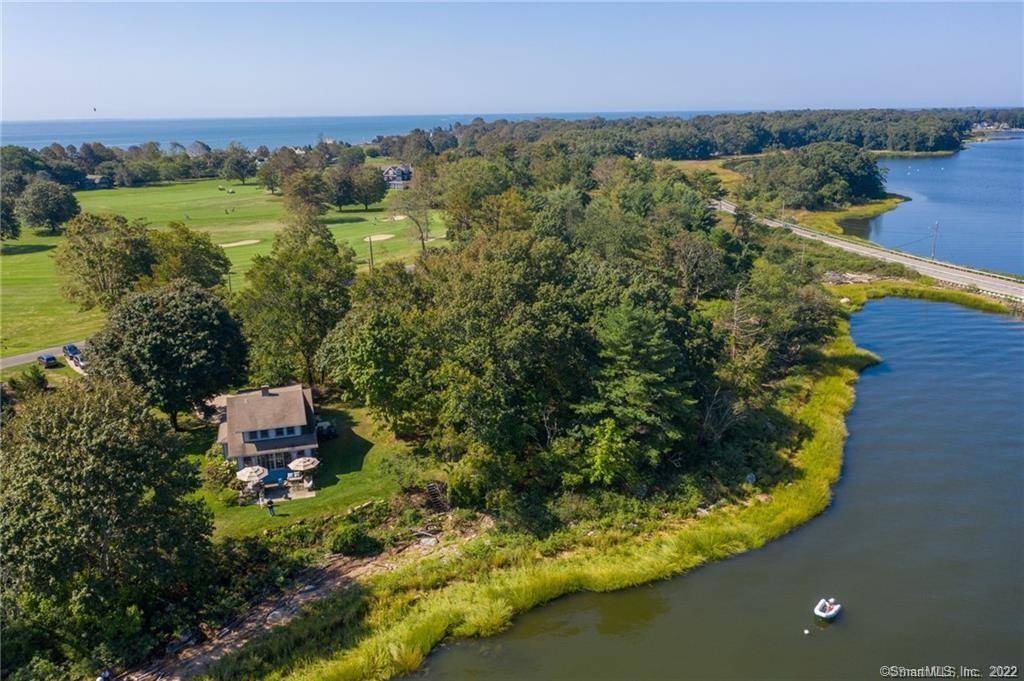 Direct waterfront in fabulous Fenwick !