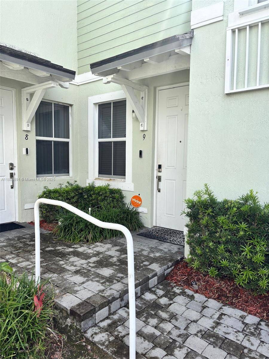 Welcome home ! This beautifully updated 3 bedroom, 2.