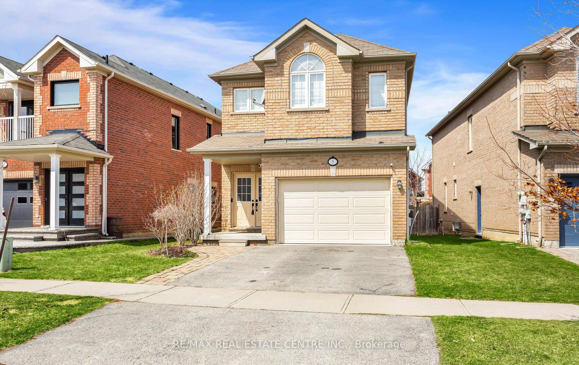 Beautiful and spacious four bedroom brick home in desirable Georgetown South !