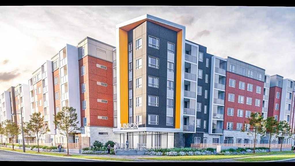 Beautiful 1 Bedroom, 1 Bathroom Suite !