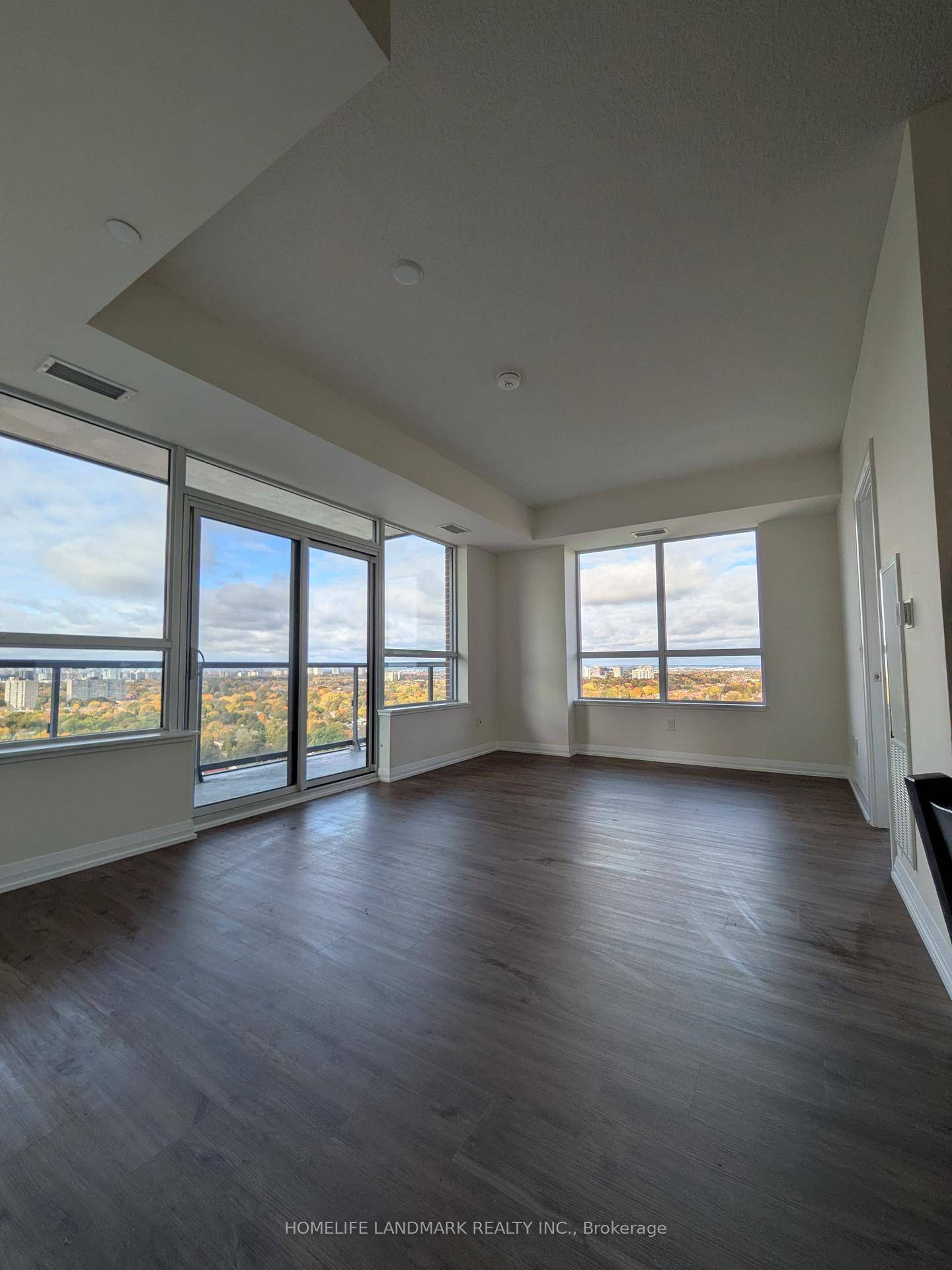 Live above the city at Pinnacle Toronto East.