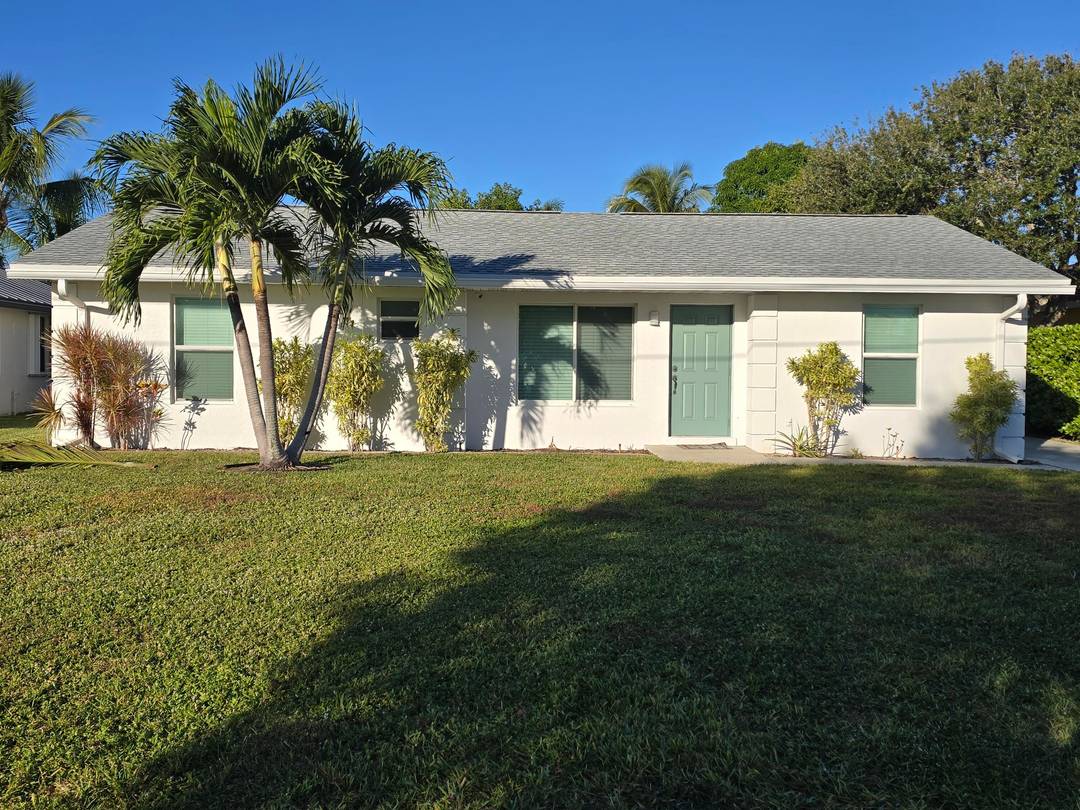 Light bright floor plan, spacious dining room living room that leads to fabulous enclosed back florida room with very private, fenced, beautifully landscaped back yard.