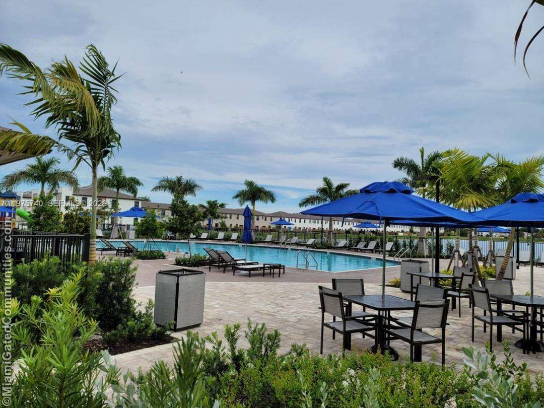 Beautifully upgraded 3 bed, 2.