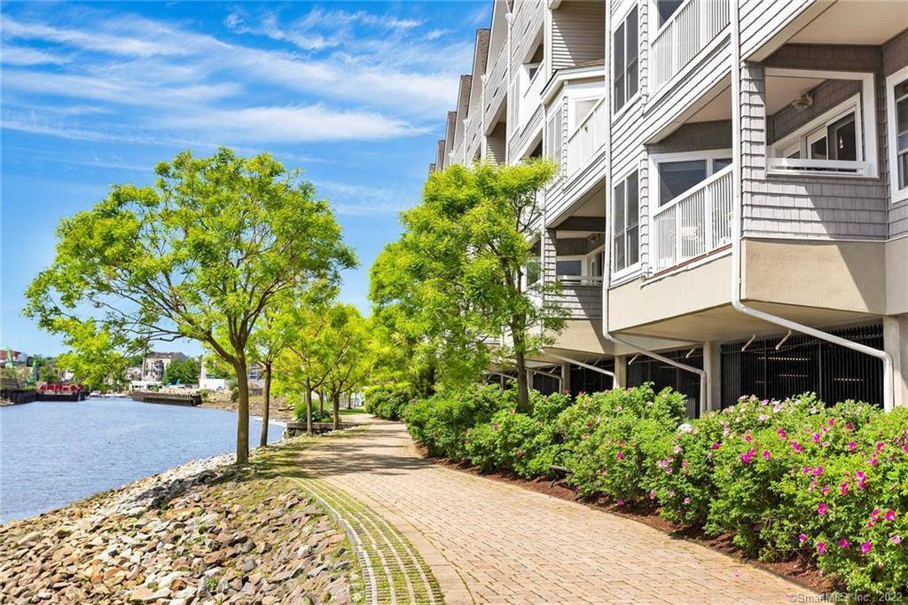 Enjoy year round sunsets and direct water views !