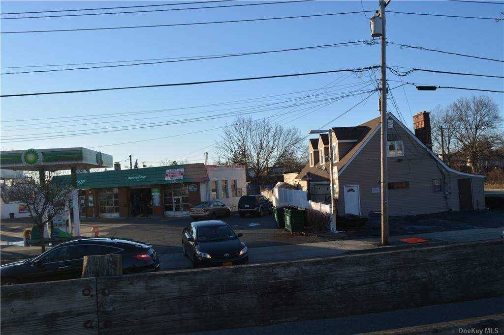auto repair business for sale within a gas station, shop has 3 overhead garage doors, has parking for 10 cars, business purchase includes Diesel inspection machine, tire changer amp ; ...