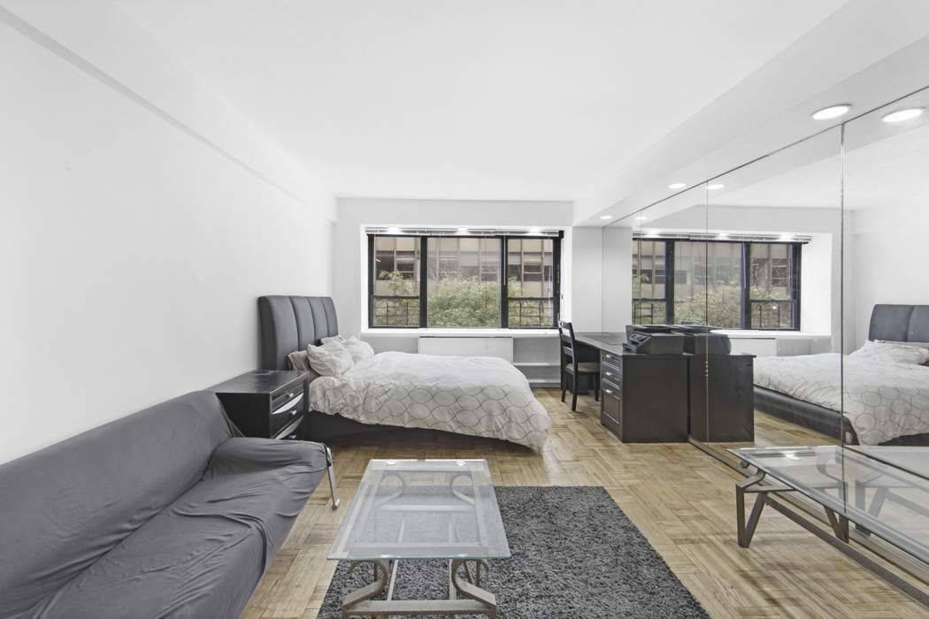 FULLY FURNISHED. Beat the heat this summer with air conditioning included !