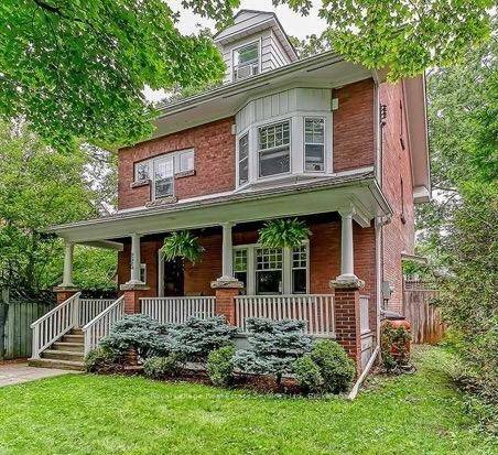 Bright and spacious 830 sq.