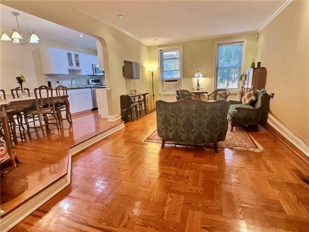 It s like entering a house as you step up to your own private landing and open the door to your sunny, sprawling 1200 sq ft apartment with views of ...