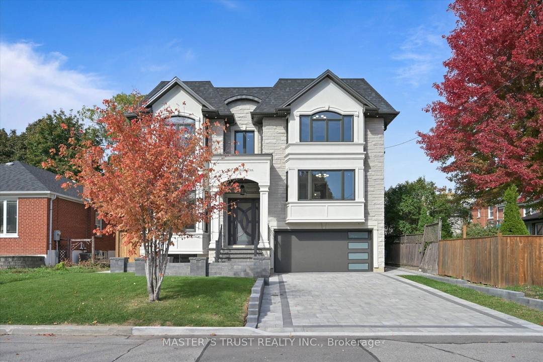 Gorgeous Custom Built Luxury Home in Prime Yonge amp ; Steeles Location !