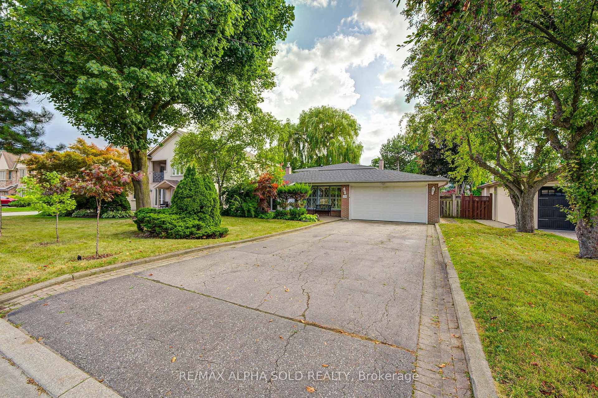 Welcome to this beautifully maintained 3 bedroom, 3 bath executive residence in the prestigious Bayview Glen community.