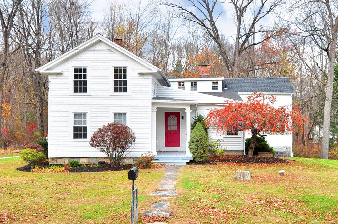 TIMELESS CHARM in the Northfield section of Litchfield.
