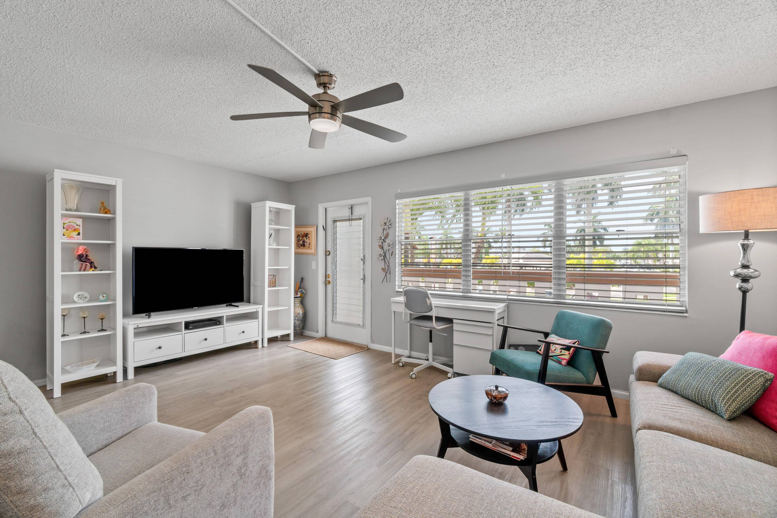 Beautifully renovated 1 bedroom 1.