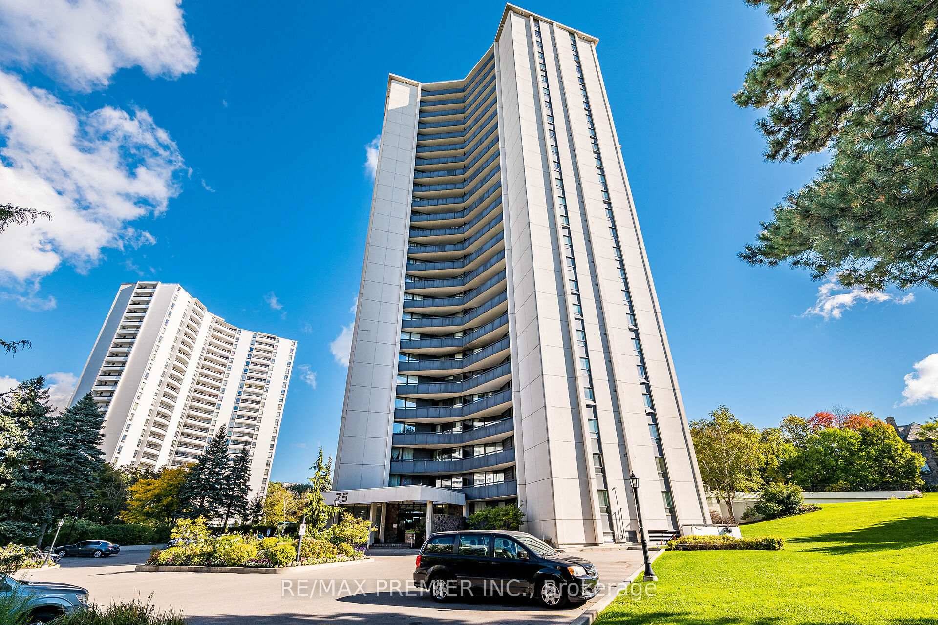 Bright amp ; Spacious Living Awaits !