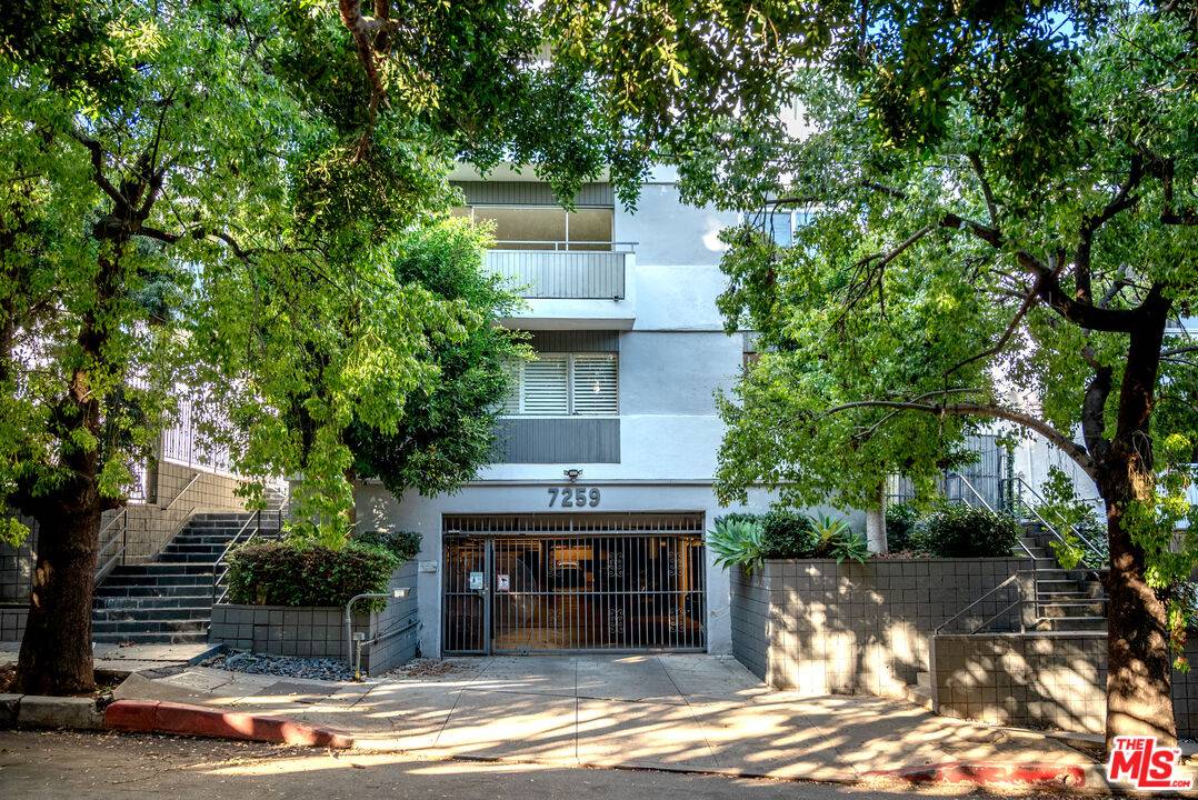 7259   Hillside Ave 2BR Hollywood Hills East La