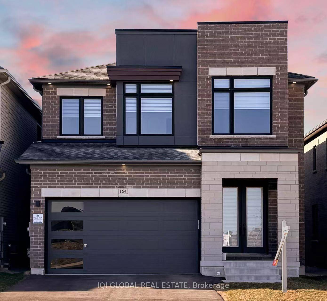 Just over 1 YR OLD, Stunning 4 Bedroom 4 bathroom Modern Home !