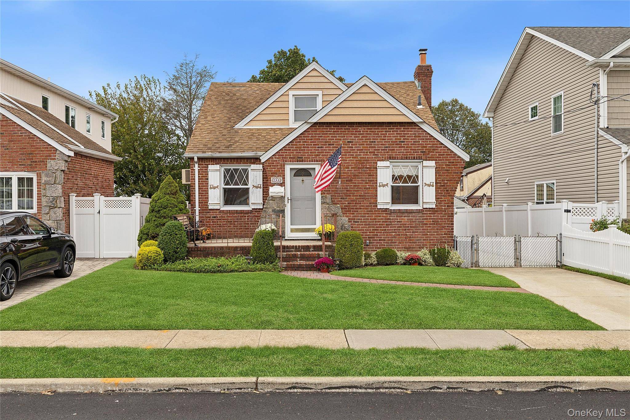 FAll in Love with this warm and CHARMING CAPE in the heart of Franklin Square.
