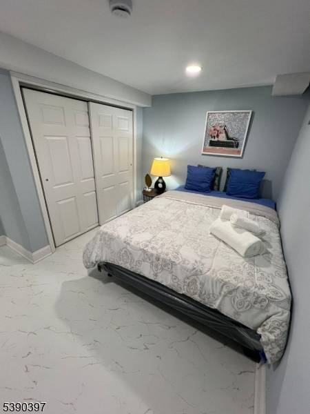 HUGE PRICE REDUCTION DONT WAIT ANY LONGERCOME TAKE A LOOK YOU WILL FALL IN LOVE WITH THIS AMAZING HOME.