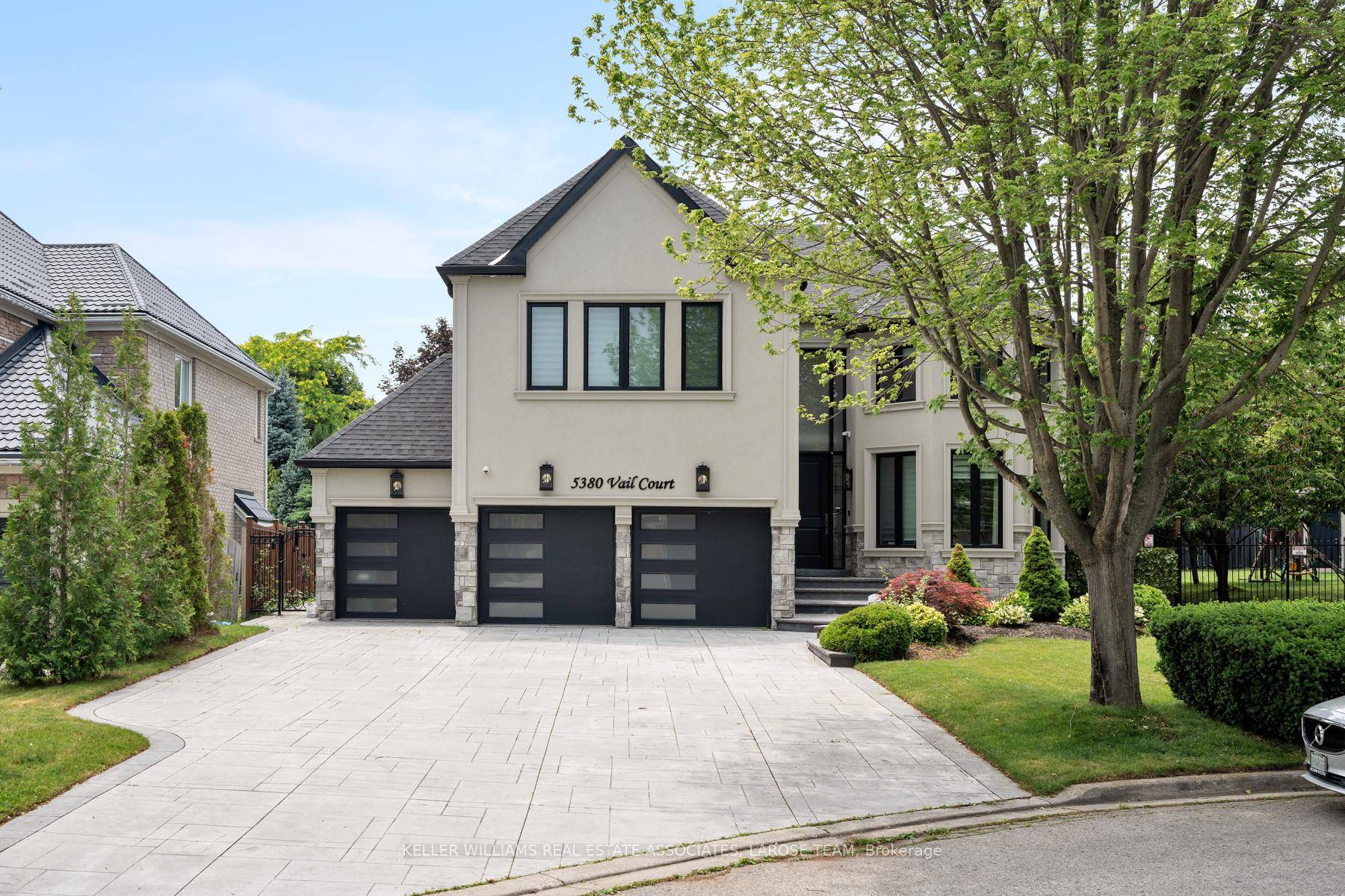 Owned since 2017, the current owners have extensively renovated the home hundreds of thousands invested !