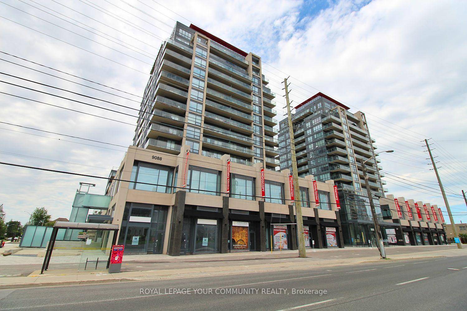 Rare To Find, Luxury Penthouse Living In The Heart Of Richmond Hill, Unobstructed South View, Fully Upgraded Unit W Smooth 10 Ft Ceilings, Fireplace amp ; Gas Bbq Line.