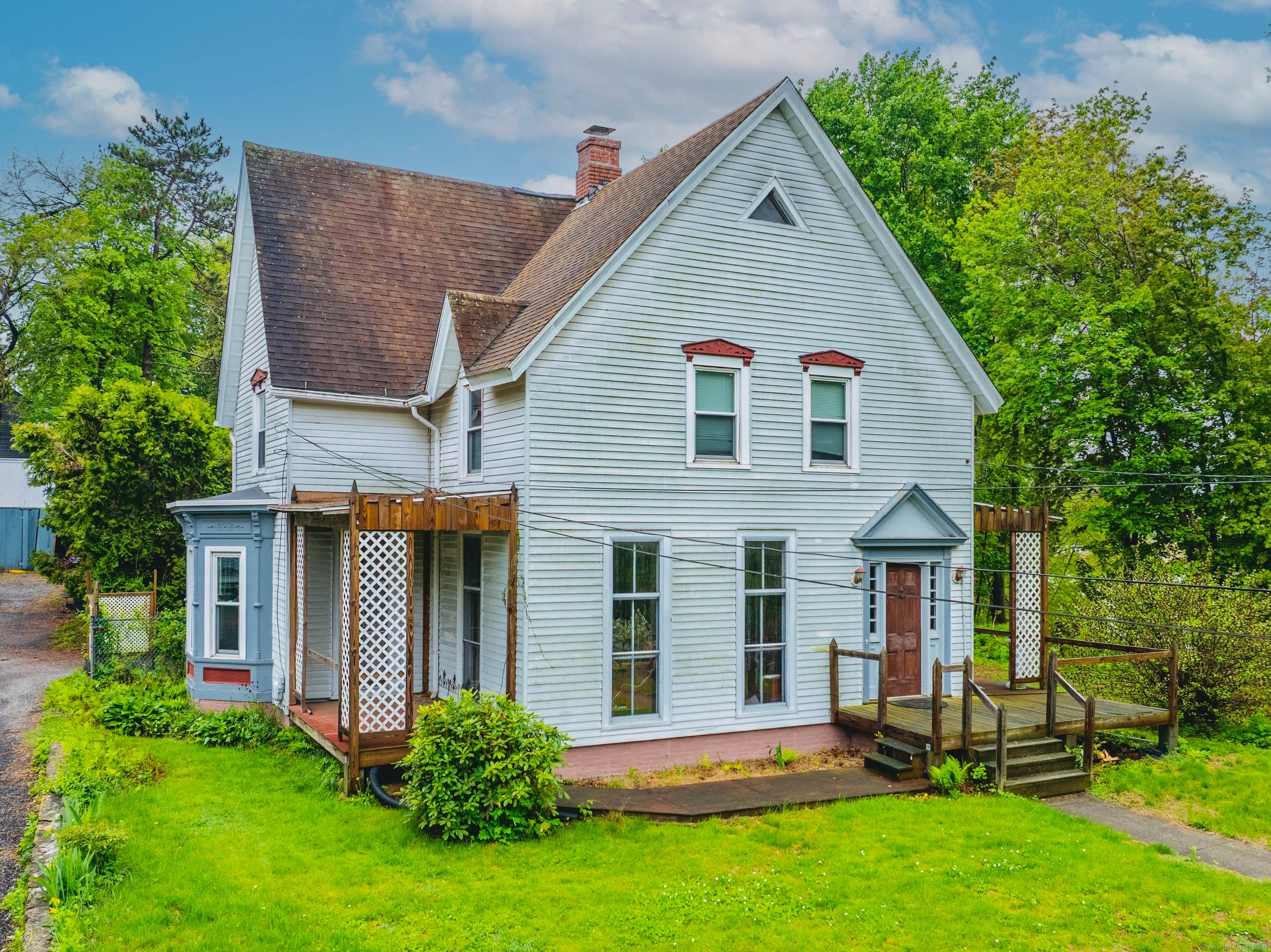 Back on the market ! ! ! The buyer was unable to secure financing.