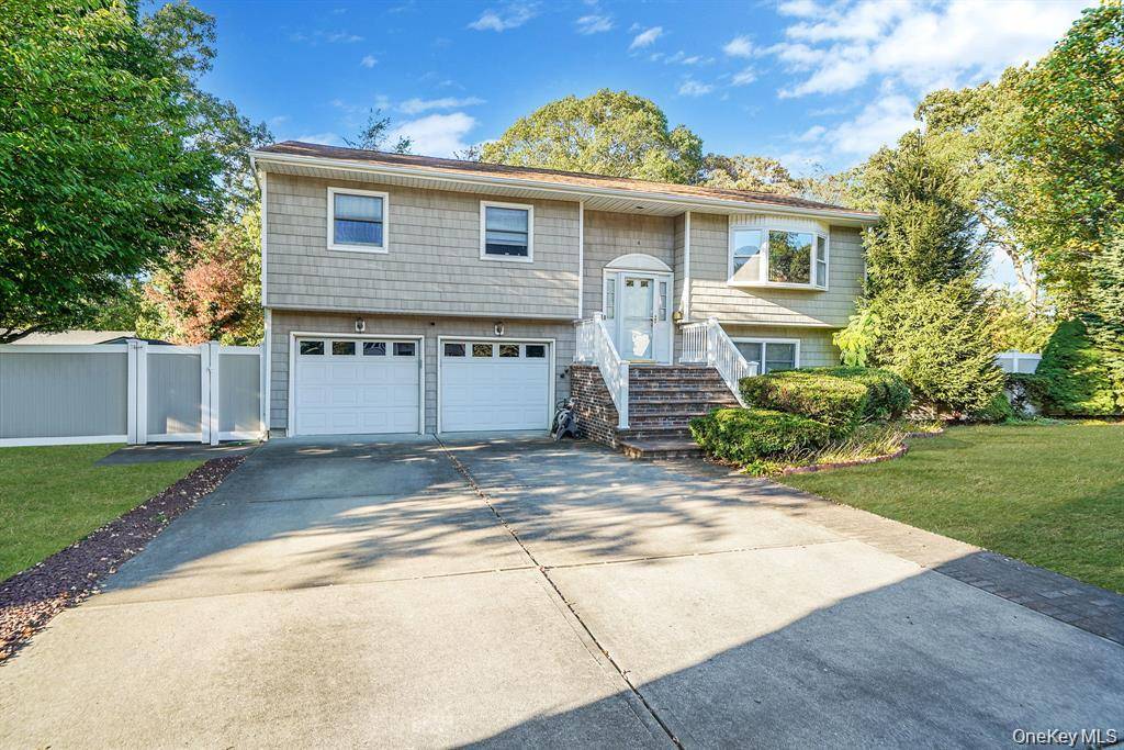 Make this home ! 4 bedroom 2 bath Hi Ranch in a cul de sac.