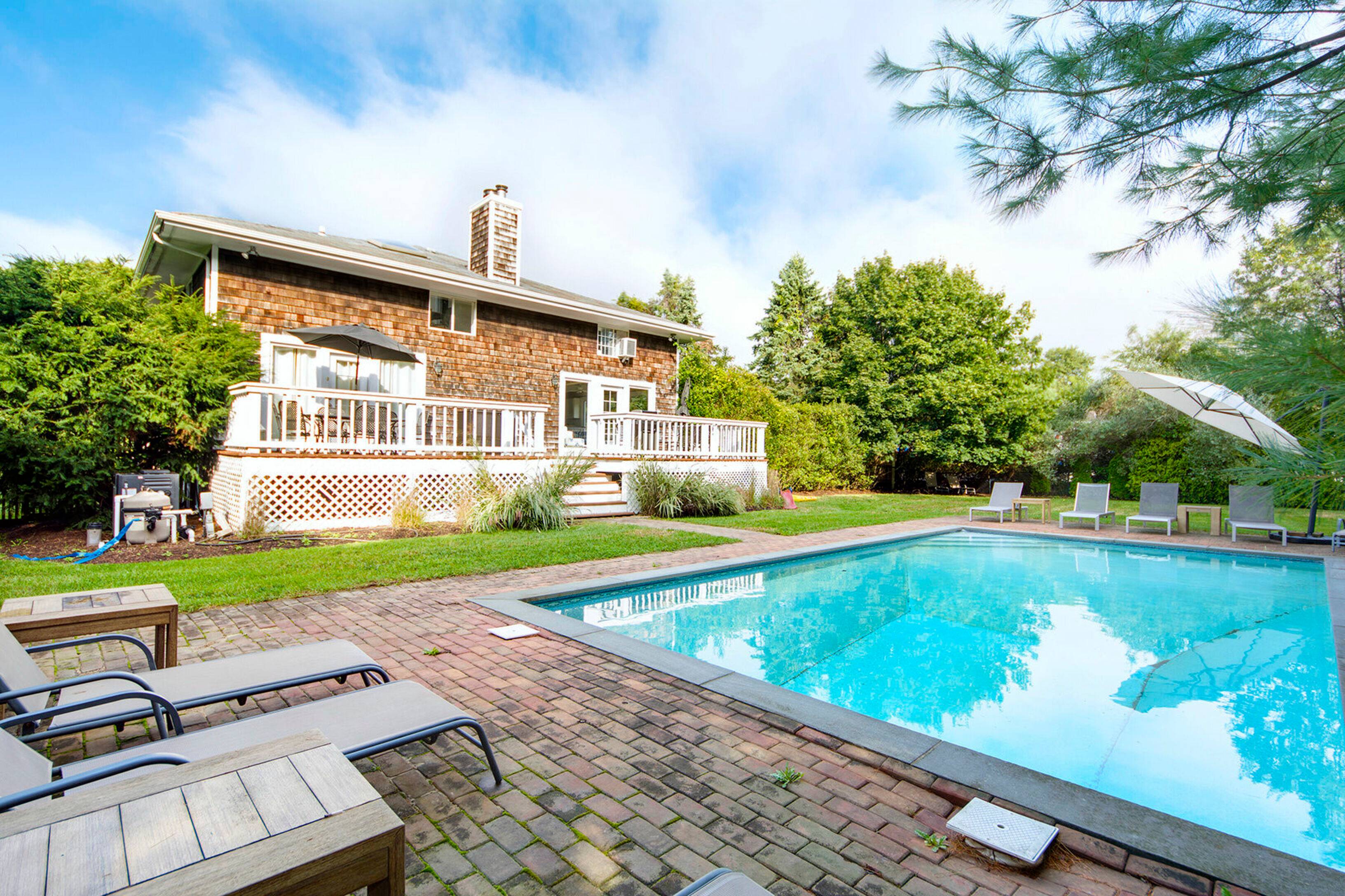 Southampton Stylish 5 Br and Pool Close to Village