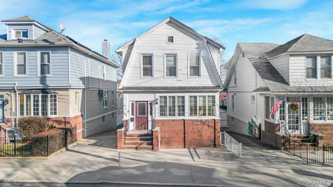 Set in the coveted Woodlawn Heights enclave, just 25 minutes north of Manhattan, this exceptional 4 bedroom, 2 bathroom residence is being offered for the first time in over 100 ...
