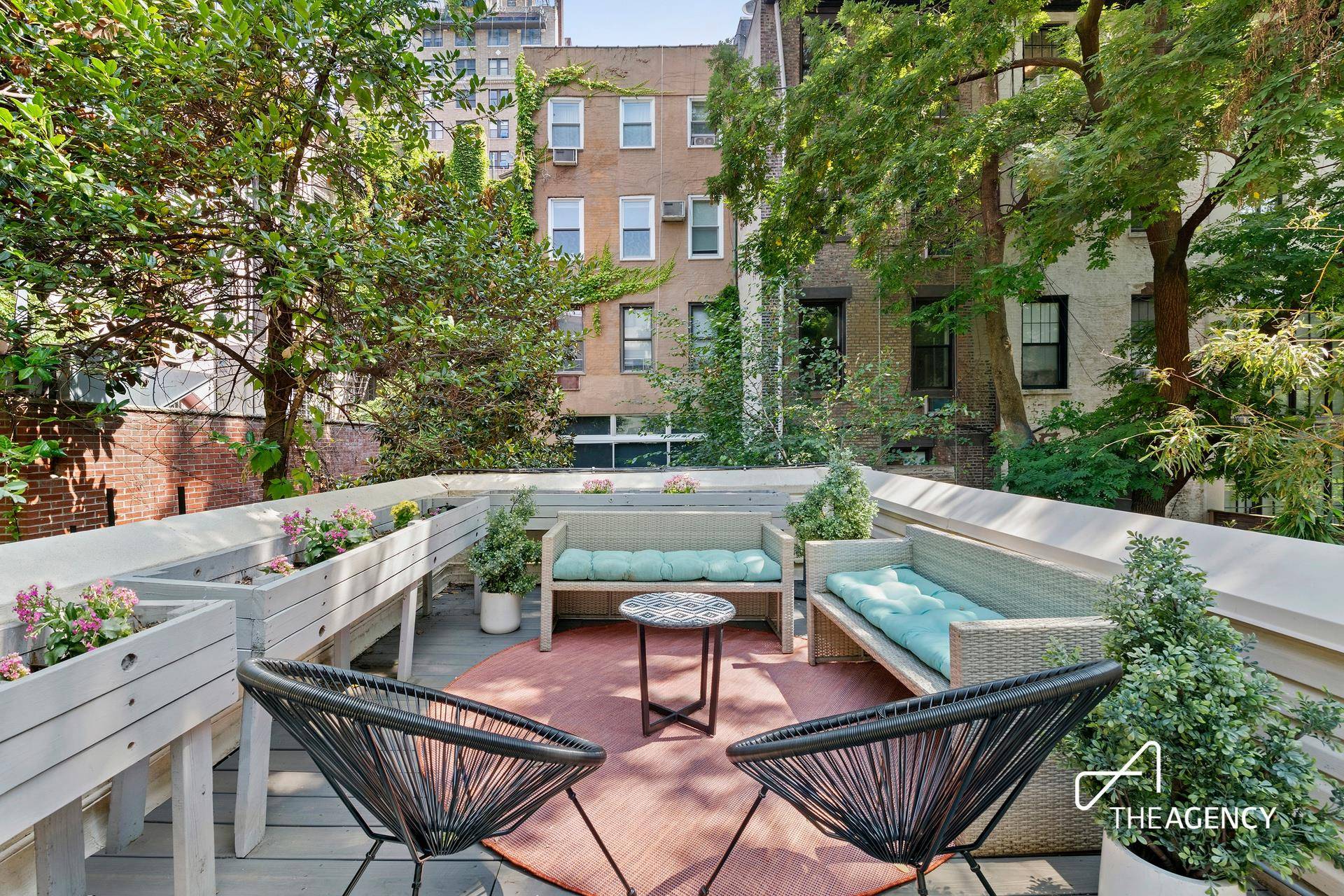 The perfect escape in the middle of one of Manhattan s most iconic neighborhoods awaits you !