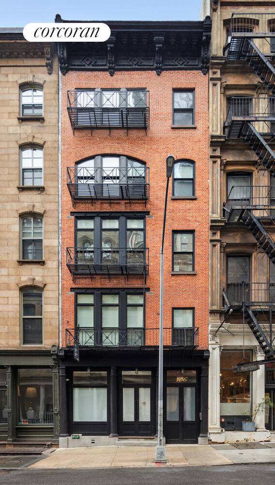 Prime Multi Family Asset Seldom does an opportunity materialize to acquire a core multi family asset on Franklin Street, a coveted block in Manhattan's premier enclave Tribeca.