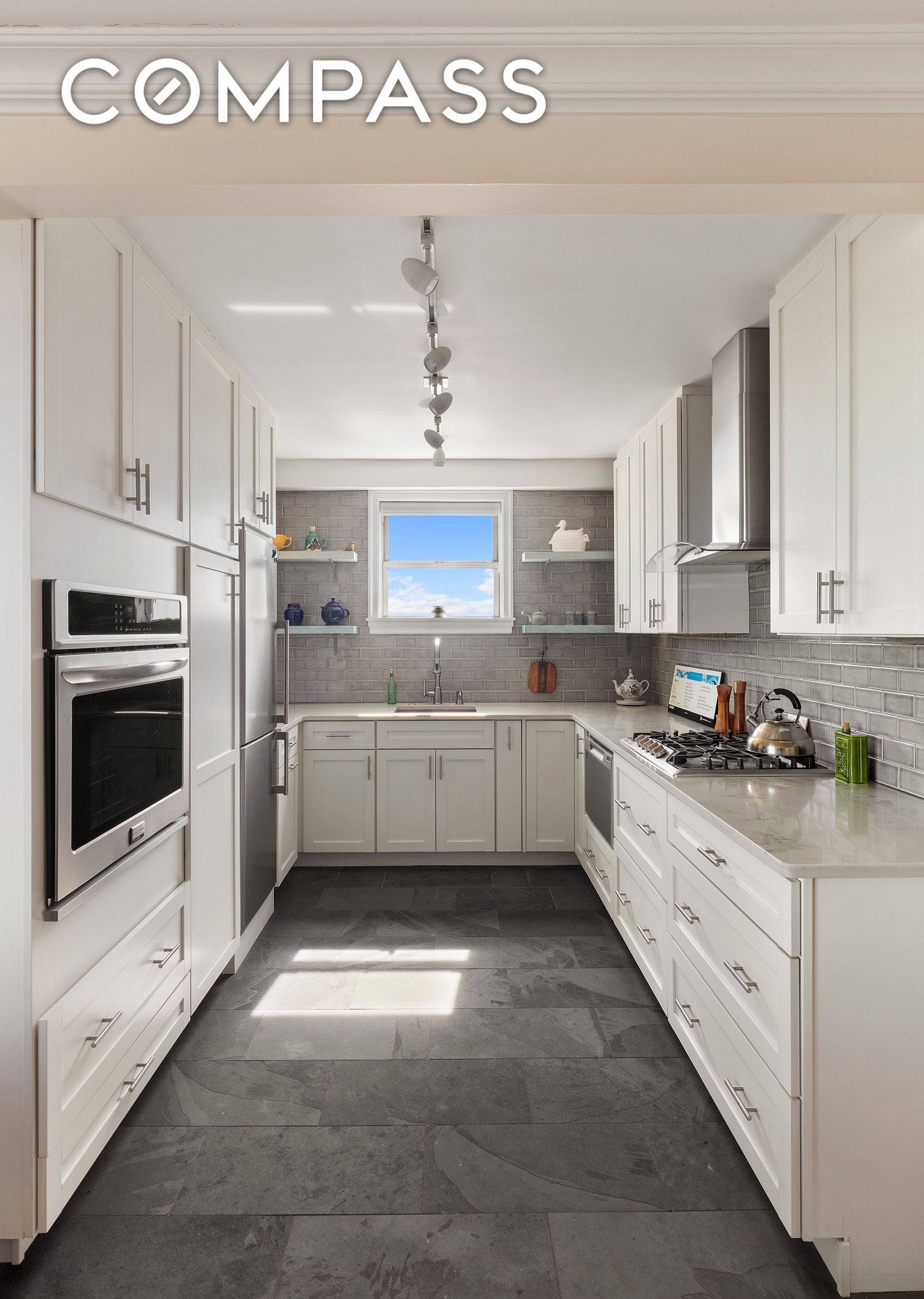 Perched high on the 19th floor of 5700 Arlington Avenue, at the southernmost point of Skyview on the Hudson, Residence 19H is a home defined by breathtaking panoramas and timeless ...