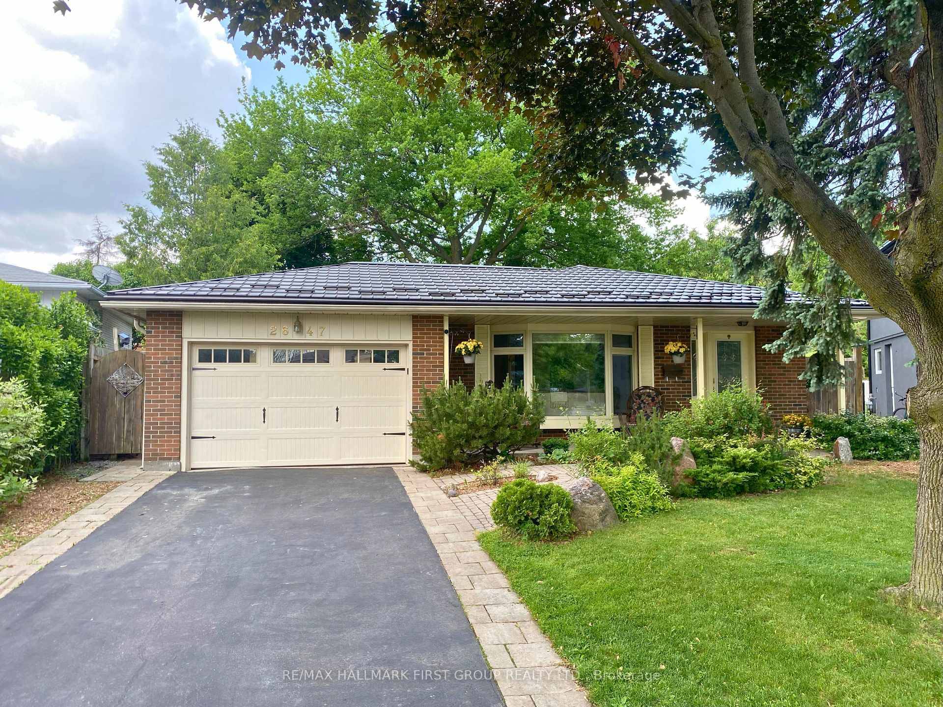 Client RemarksThe Best Value In Sheridan Homelands !