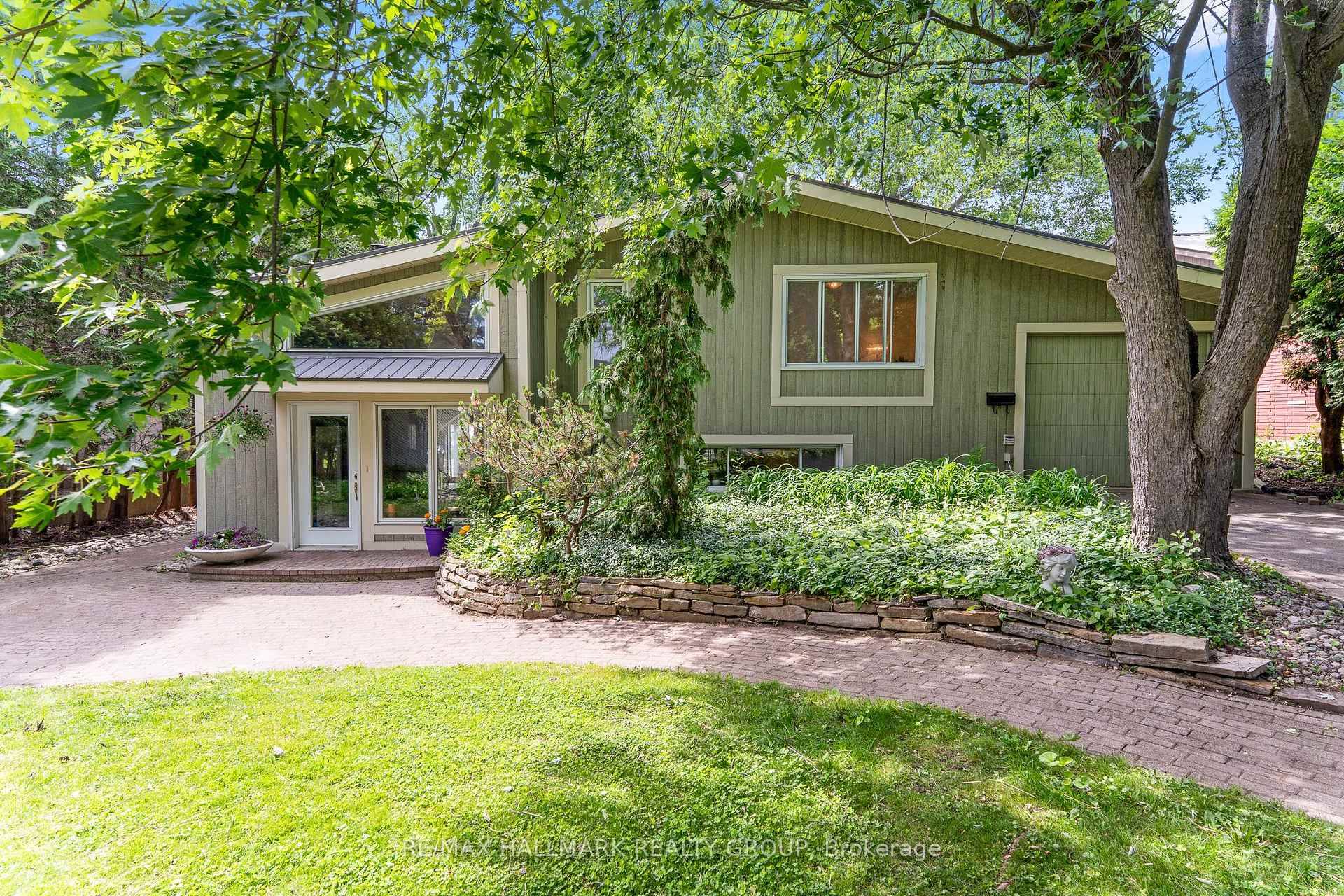 Open House Sunday, June 22nd, 2 00 PM 4 00 PM Nestled in Crystal Bay's exclusive WATERFRONT community, this distinctive 5 bedroom, 2.
