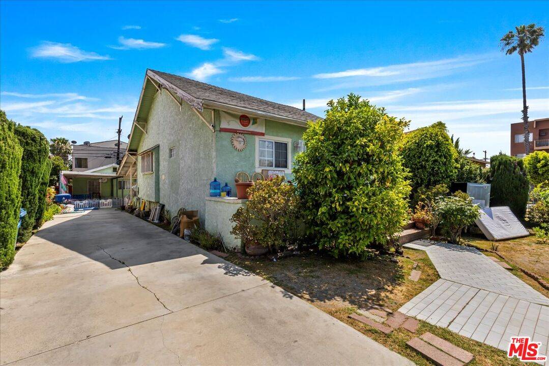 5552   Barton Ave 2BR Hancock Park La
