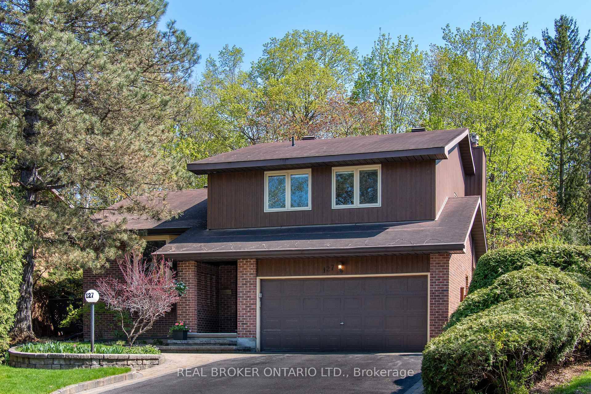 Come home to Katimavik ! Spacious 4 bed 3 bath family home with incredible outdoor space.