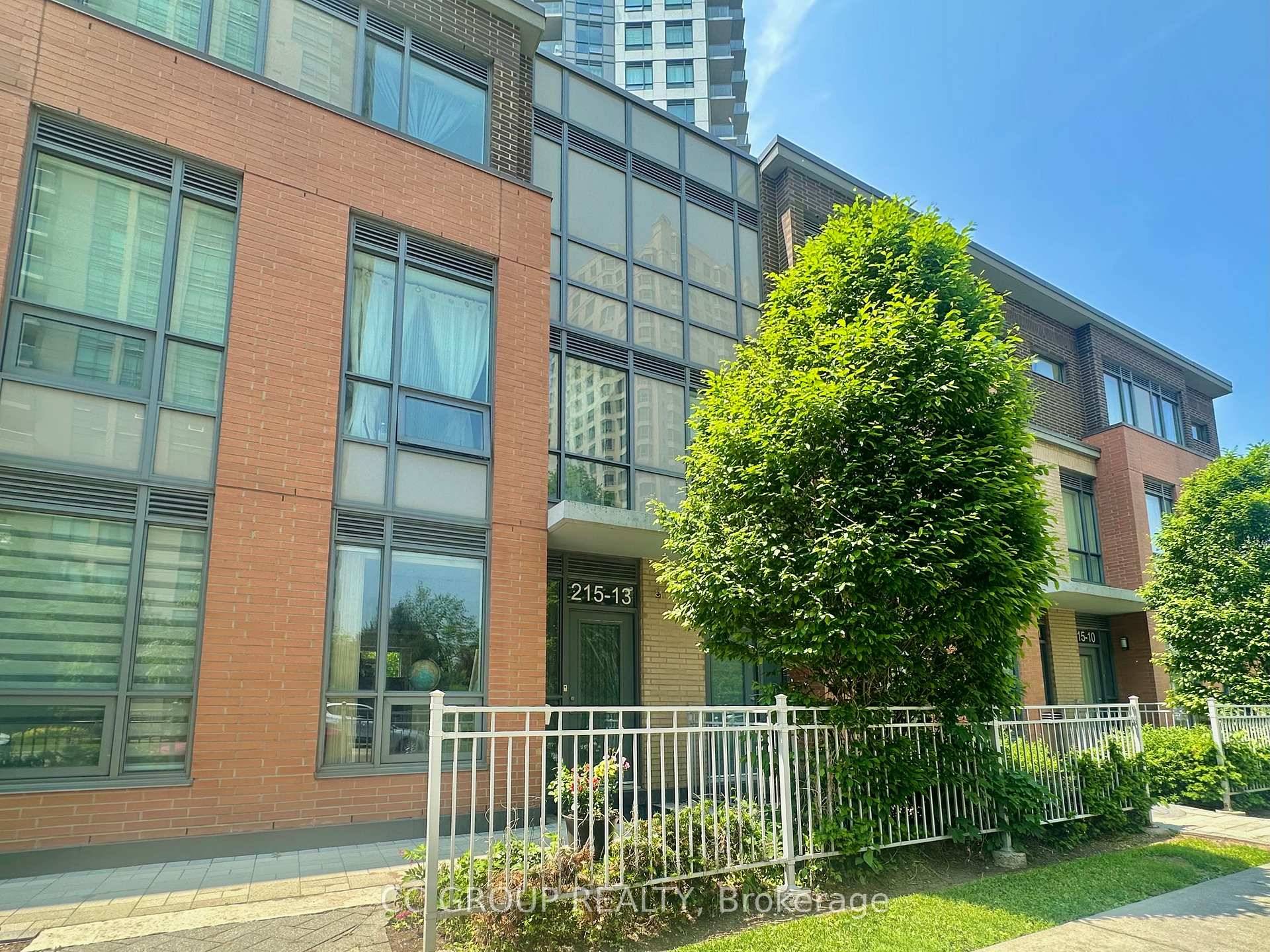 Modern 3 Bed Townhome in Prime Agincourt Location !