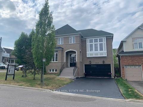 Luxury Meets Comfort in This Expansive Family Home !