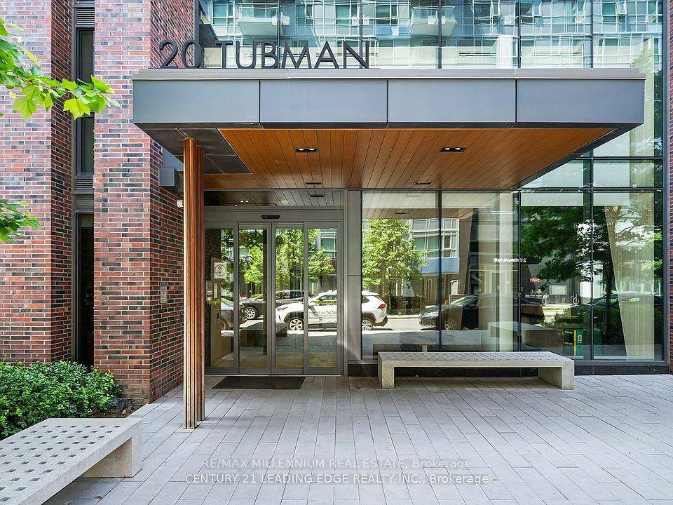 Ultra Luxurious Fully Furnished 2 Bed 2 Bath Corner SuiteStunning, spacious corner suite featuring 2 bedrooms, 2 bathrooms, and a private walkout balcony.