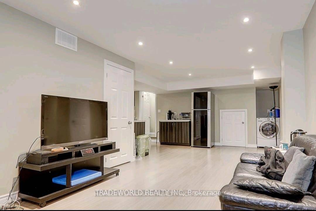 This Spacious Basement Unit Offers A Perfect Blend Of Comfort and Convenience Located In The Vibrant Heart Of Cathedraltown In Markham Featuring A Separate Entrance, Modern Finishes and An Open ...
