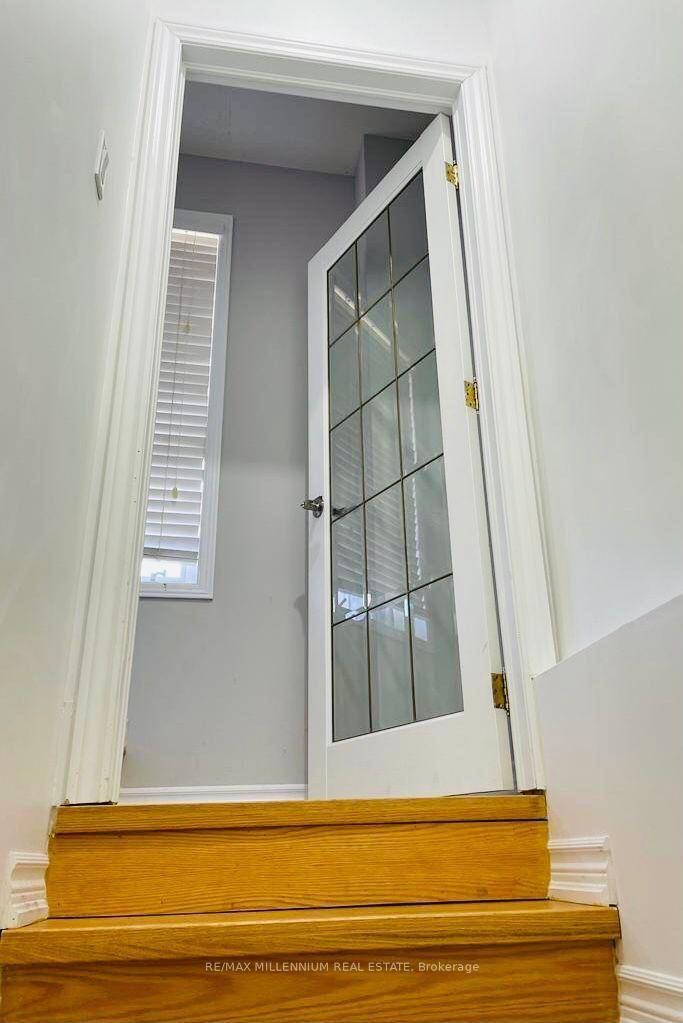 Welcome to this desirable 1 bedroom lower property located in the North East region of Ajax.