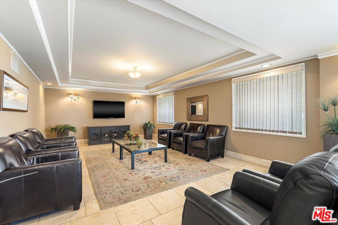 620 S Gramercy Pl 1BR Hancock Park La