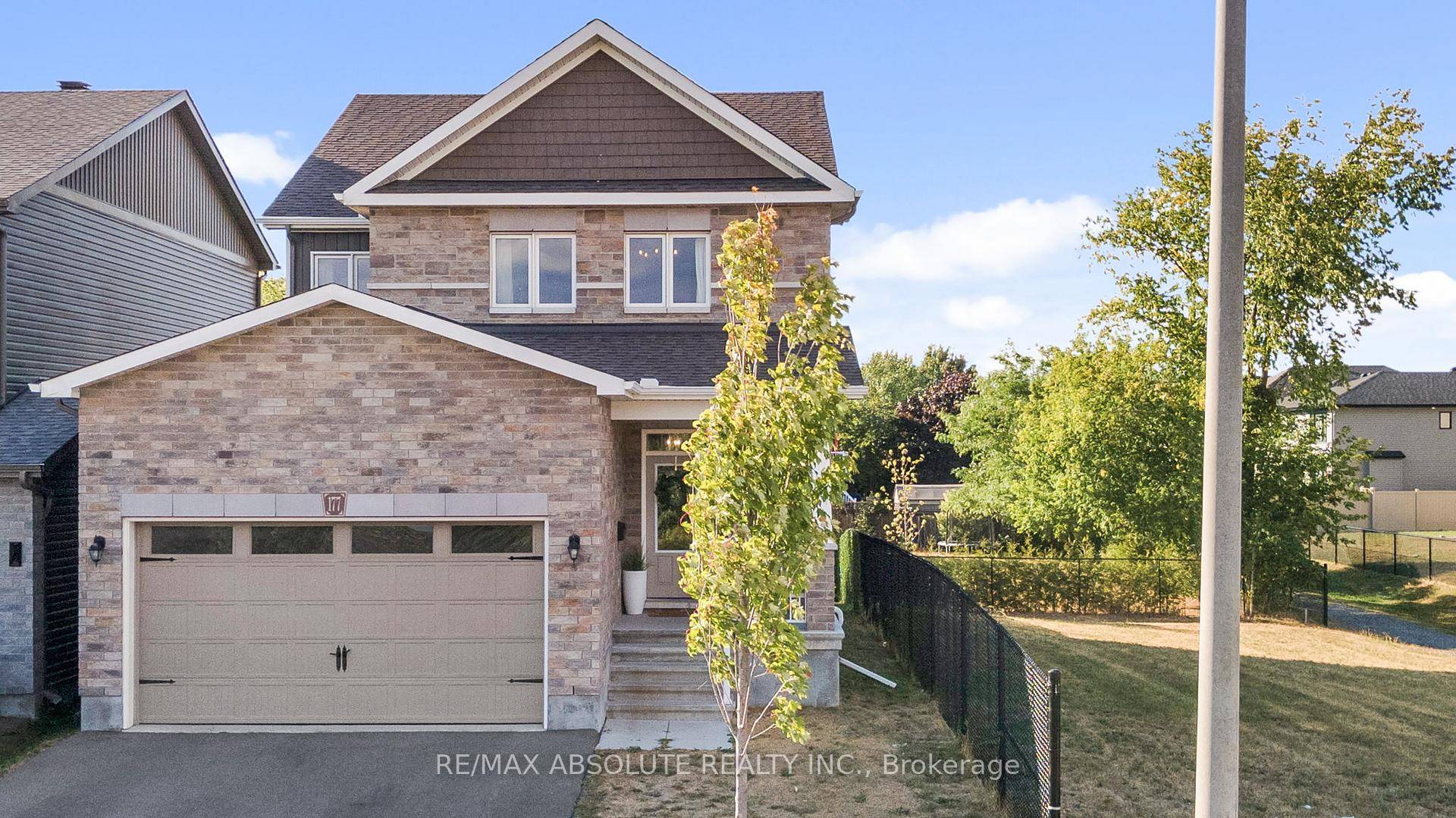 Welcome to the Valecraft Butler model, a stunning home on a premium lot with no front or side neighbours, overlooking a park and scenic pond pathway.